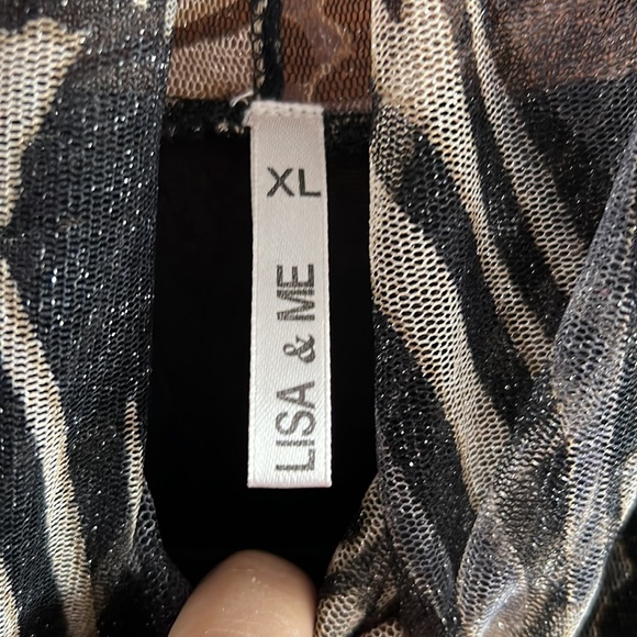 Lisa and Me pretty abstract animal print top - Picture 4 of 5